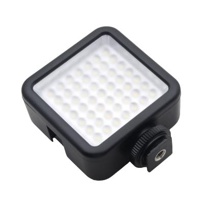 China Professional Mini High End 5600K 5.5W Camera Led Light For Selfie Video Fill Light 2pcs AA Batteries for sale