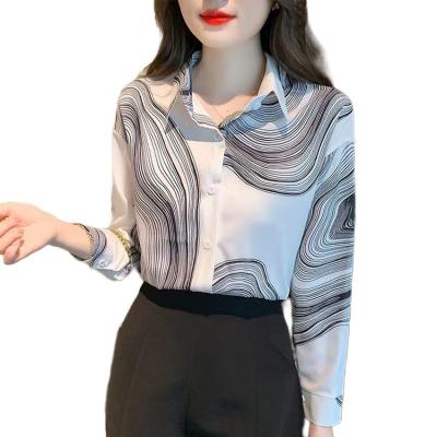 China Anti-Shrink Thin retro style printed shirt 2022 autumn and winter new women's clothing with loose goddess style blouse for sale