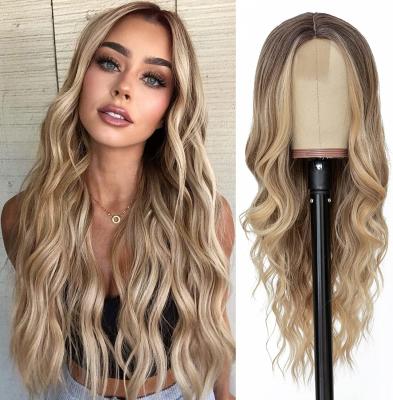 Chine Long gradual golden wavy wig 26 inches (about 66.0 cm), natural appearance, suitable for daily parties (gradual golden) à vendre