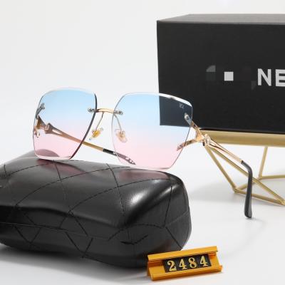 China Fahion Factory Wholesale Designer Custom Fashion Sunglasses Trendy 2021 Kids Ladies Travel Sports Beach Skin Care Sunscreen Glasses for sale