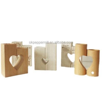 China Art Unique Modern Set of 2 Heart Shaped Romantic Cute Decorative Wooden Candle Holders Wedding Decor Home Decor for sale