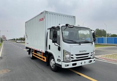 Cina White Isuzu Truck Isolato 126HP 152HP Isuzu Box Vans Truck di spedizione in vendita