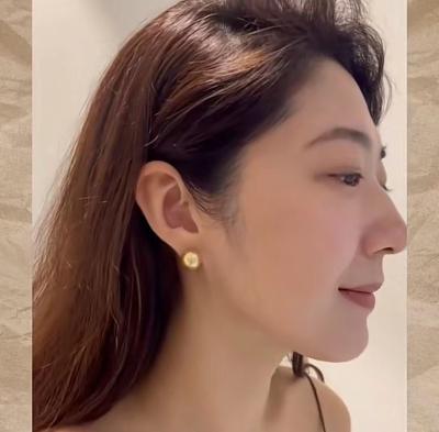 China Freshwater Pearl Zhu Ji Xian Ying Small Gold Pearl Earrings for sale