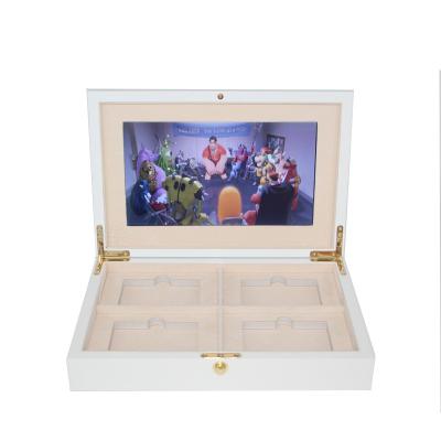 China HD High Quality 10.1 (1024x600pixel)Inch Wood Video Box For Gift Advertising for sale