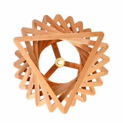 China Rustic Modern Wooden Rattan Design LED SPIRAL SHAPE Circle Circle Barn Chandelier Modern Antique Wood Carved Pendant Light for sale