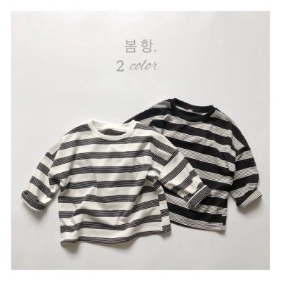 China Breathable Korean Horizontal Stripes Loose Shoulder Dropped Bottoming Shirt Longsleeve T-Shirt For Boys for sale