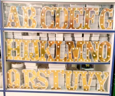 中国 Yellow Letter Birthday Party Decoration Items For Celebrating Special Occasions 販売のため