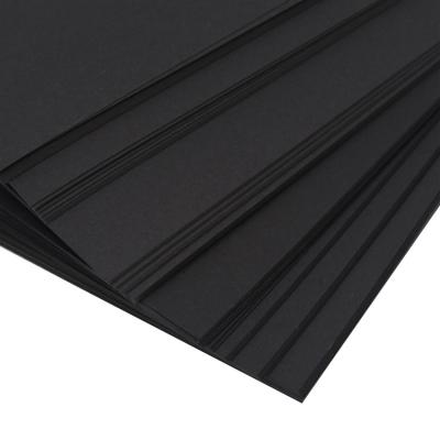 China A polpa de madeira 120GSM coloriu as folhas de papel rola o cartão preto 50cmx70cm à venda