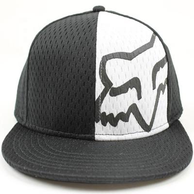 China breathable & Waterproof 6 Panel Snapback Hat Sports Hip Hop Custom Flat Hat With Contrast Panels for sale