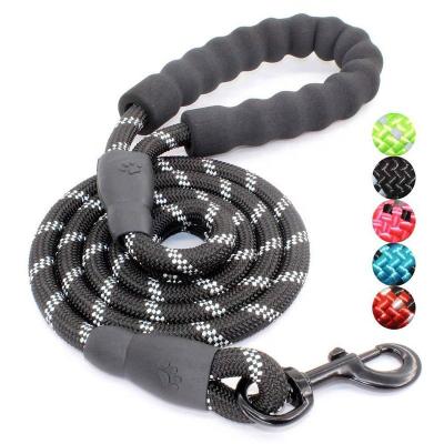 China 1.5m Amazon Reflective Nylon Mountaineering Dog Leashes Rope Dog Reflective Hot Selling Running Leash for sale