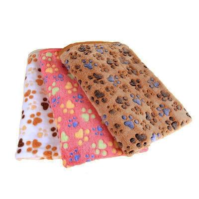 China Travel Multicolor Soft and Paw Printing Pet Mat Warm and Comfy Cute Fluffy High Quality Fluffy Pet Blanket for Dogs and Cats for sale