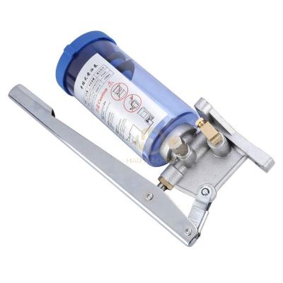 China Automotive Industry Factory Direct Sale 6mm Outlet 500CC 800CC Manual Lubricating Pump For Central Lubrication System for sale