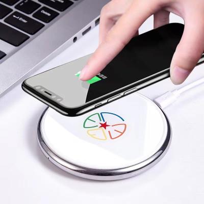 China Wireless charger Hot sell 10W 15W Qi Wireless Charger Mobile Phone fast charging adapter Quick Charging Wireless Charger for sale