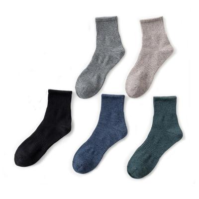 China Hot Sale Cotton Designer Sports Crew Men Athletic Socks In Stock for sale