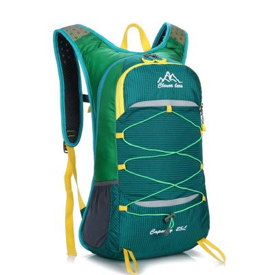 China Waterproof Hydration Backpack for Rising and Climbing with 2L Water Bladder Newcomer Camel Bag for sale