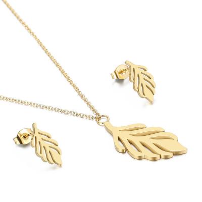 China Personalized Ladies fashion Stainless steel gold plated necklace leaf design gold jewelry set for sale