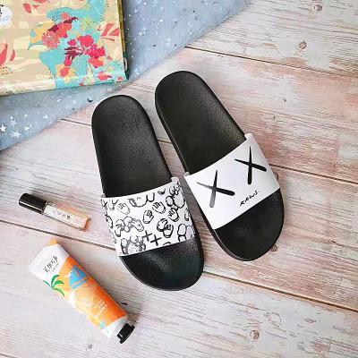 China CUSHIONING flip flops the trend of new custom men's indoor slippers and outdoor sandals and unisex non-slip slippers for sale