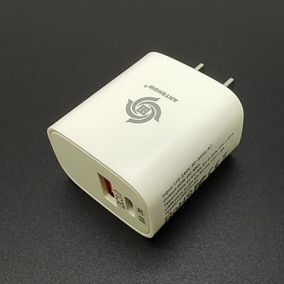 Chine Palladium rapide superbe 20w de doubles accès d'adaptateur de chargeur du téléphone portable QC3.0 à vendre