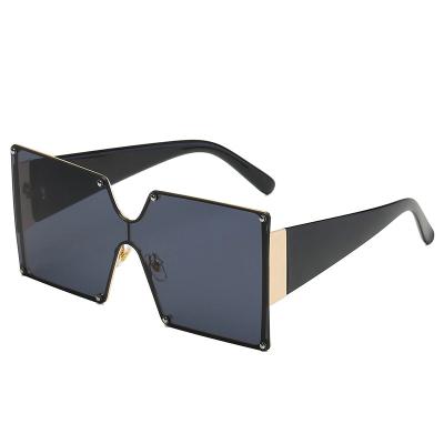 China Fashion Sunglasses Fashion Women PC Metal Big Frame Gradient Square Sunglasses UV400 Protect for sale