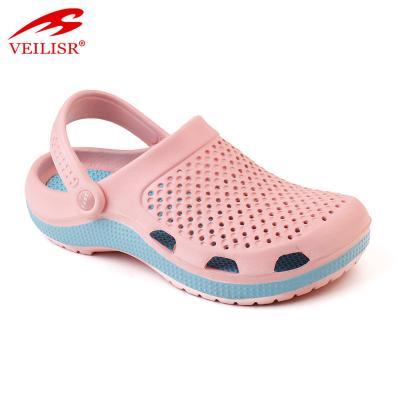 China 2021 Fashion Trend Of Two Color Mix And Match Fashion Ladies Garden Shoes Women Clogs for sale