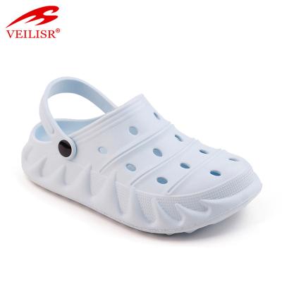 China 2021 New Design Men's Garden Breathable Shoes for sale