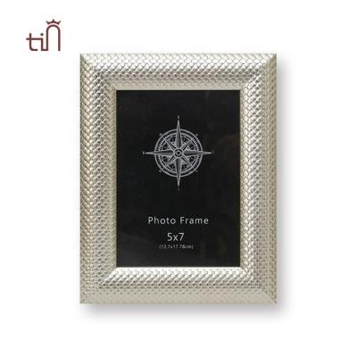 China Hot Luxury Home Decoration Plastic Photo Picture Metal Effect Metal Display Gold Wooden Photo Frames for sale