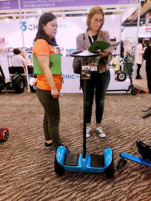 China Neumático eléctrico de la vespa el 19CM de Segway del mini equilibrio derecho del uno mismo con la barra de la manija en venta