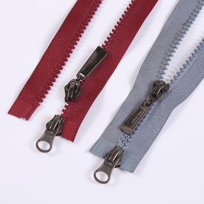 China Auto Lock Manufacturers Wholesale No.5 Double Sliders Open End Two Ways Zippers In Bulk for sale