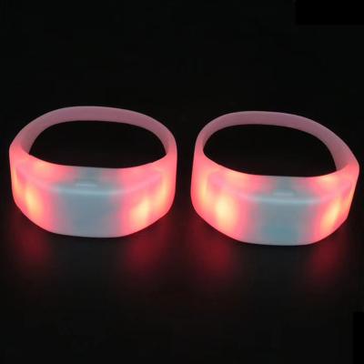 China Gift Event Supplies LED Wristbands DMX Remote Control LED Wrist Band for sale