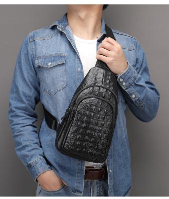 China Waterproof Genuine Leather Alligator Pattern Men's Trunk Bag Messenger Shoulder Bags Sling Traveling Bags For Men for sale