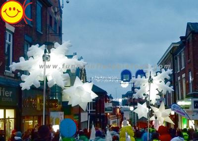 Cina Multi decorazioni di festa di illuminazione di colore del grande fiocco di neve gonfiabile di Natale in vendita