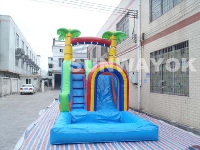 China Tobogán acuático inflable residencial atractivo con la pequeña piscina para divertido en venta