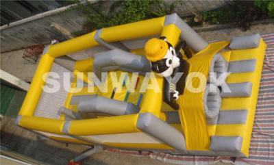 China Carrera de obstáculos inflable del jugador de fútbol de la panda, equipo al aire libre inflable del juego en venta