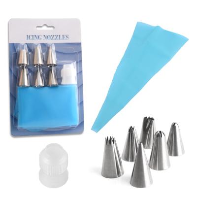 China 8Pcs Seamless Stainless Steel Cake Piping Seamless Tip Include Pastry Bag Flower Nails Plastic Coupler for sale