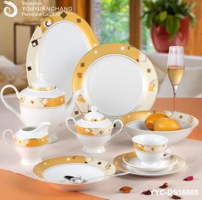 China Sustainable Super White Porcelain 47pcs Dinnerware Set With Gold Decal Printing for sale