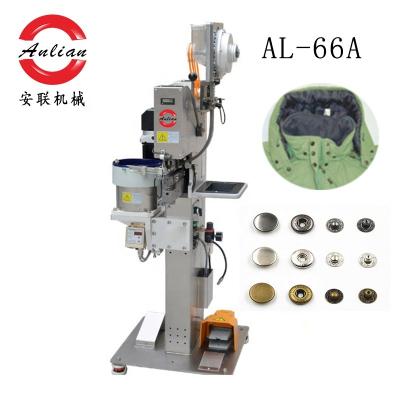 China Automatic Feeding Button To Upper And Lower Mold Plastic / Metal Automatic Button Snapping Tying Machine for sale