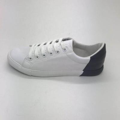 China OEM 2019 Hot Sale Men's Canvas Shoes Anti-slippery Vulcanized Men's Shoes Casual Flats for sale