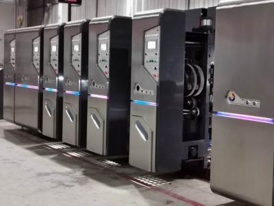 Cina Piegatura d'alimentazione di Slotter Machine With di cartone del contenitore della stampante ondulata di Flexo in vendita