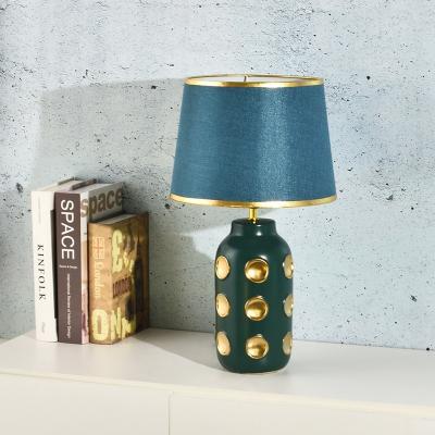 China Modern new design electroplating ceramic table lamp with dot gold, green and gold ceramic home decoration for sale