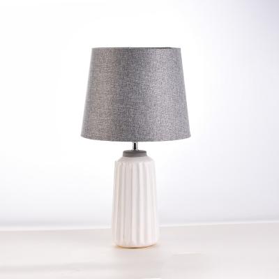 China Modern hot sale simple ceramic table lamp, ceramic bedside lamp home decoration for sale