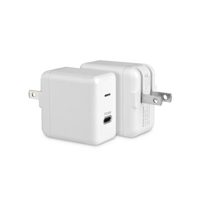 China Small and Compact Mobile Phone USB C Wall Charger 18W Fast Charger for Mobile Phone with UL CE Certificated for sale