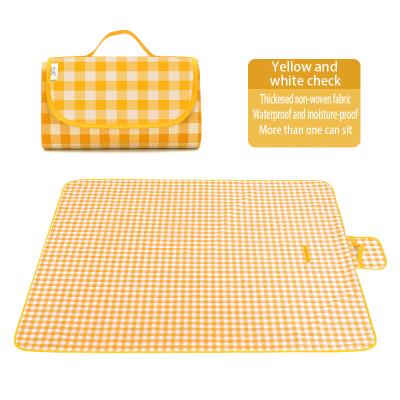 China Waterproof  Lightweight  Durable Best selling yellow waterproof and moisture-proof thickened picnic mat Outdoor camping weekend park beach outing essential for sale