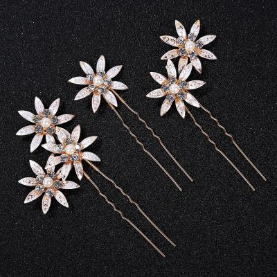 China Fashionable Elegant Handmade Wedding Hair Clips Bridal Hairpins Party Decorative Headpiece Crystal Rhinestone Floral Leaf Hairpin Jewelry For Women for sale