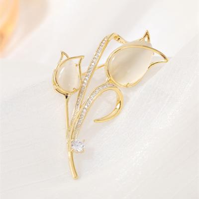 China Fashionable Vintage Tulip Brooch Fashionable Flower Crystal Elegant Brooch for sale