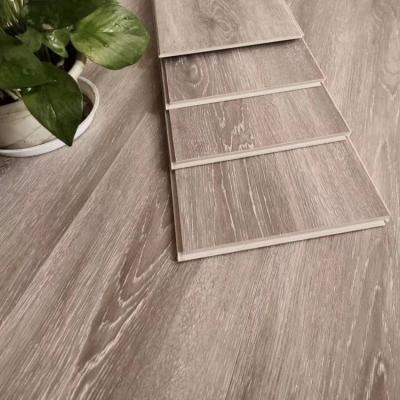 Chine Simple couleur PVC Cliquez planche de plancher en vinyle pour la solution de mise à niveau du sol de l' appartement à vendre