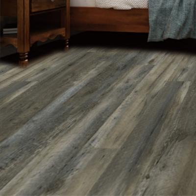 China Grey Wood Pisos Adesivo Click Coating Click Lock Vinyl Flooring for Apartment Decoration for sale