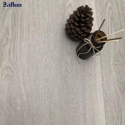 China Vinyl Laminate Wood Pattern Eco SPC Flooring with 0.3mm / 0.5mm / 0.7mm Wear Layer for sale