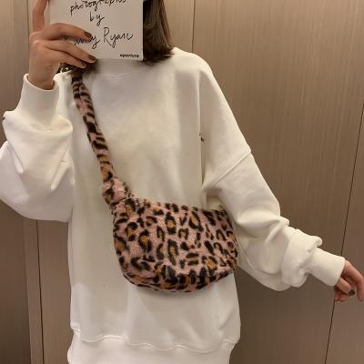 China Vintage& New Fashion Fshion 2020 Retro Trend Women Leopard Shoulder Bag Tote Bag Vintage Lady Faux Fur Bag Plush Handbag for sale