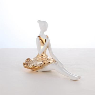 China Minimalist Nordic luxurious white golden colour ceramics sculpture accessories interior home decorations for sale