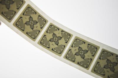 China Selbstklebendes H47 UHF RFID etikettiert mit 3D Einlegearbeit, 50×50mm klebriger RFID Aufkleber zu verkaufen